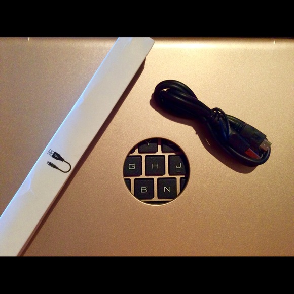 NWOT Bluetooth Laptop Keyboard for iPad Pro 9.7” - Picture 4 of 4